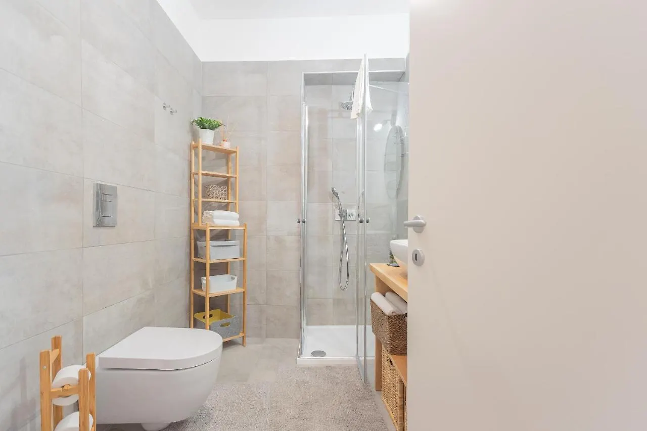 Independence Apartment With Balcony By Rent All Όπως Ιταλία
