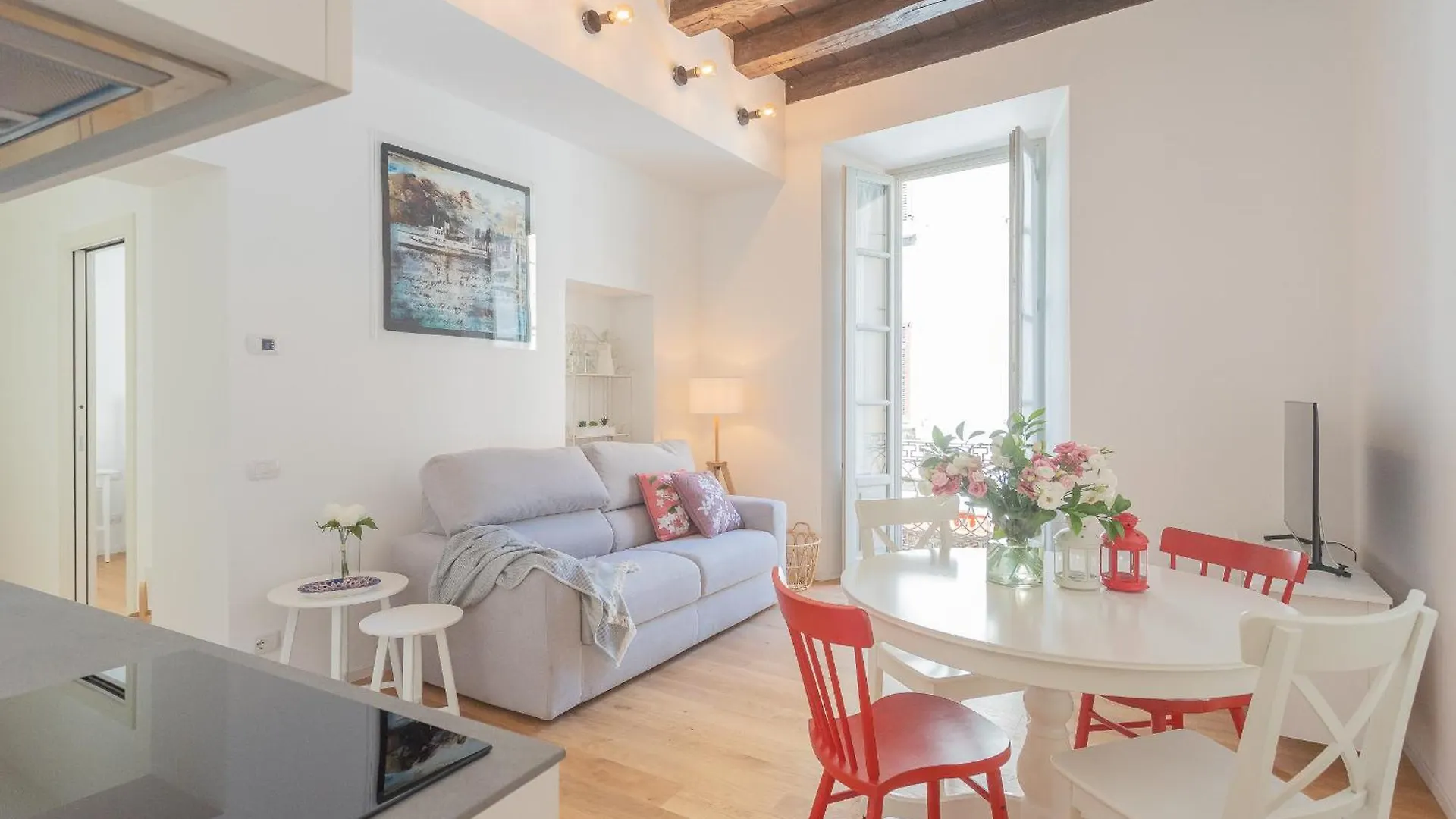 Independence Apartment With Balcony By Rent All Όπως